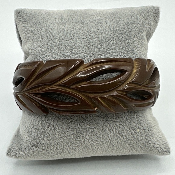 Jewelry Bittersweet Chocolate Bakelite Bangle Carved And Pierced Leaf